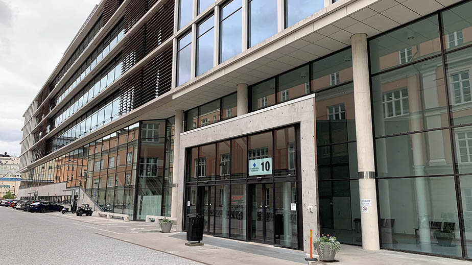 Huvudantrén till Psykiatrins Hus i Uppsala