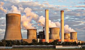 Kolkraftverk som sprutar ut rök. Foto: Pexels-Pixabay