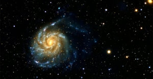 Stjärnhimlen med någon form av ett virvlande lysande klot. Foto: Guillermo Ferla, Unsplash