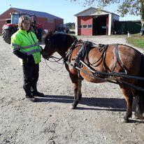 Bild på Maria med häst