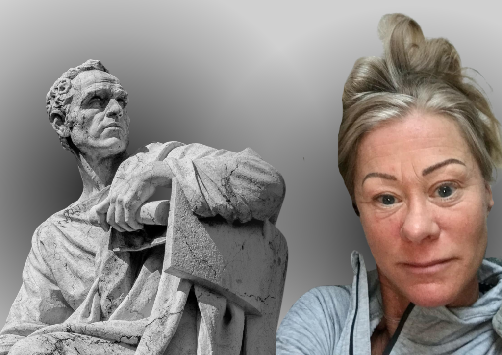 Till vänster: en marmorstaty av en antik romersk senator, som sitter i sjup fundering. Till höger: en närbild på författaren Jenny Eklund, en blomd kvinna med utsatt hår och grå huvtröja.