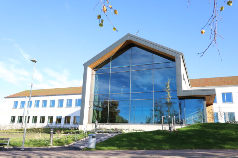 Rättsmedicinalverket i Göteborg. Bild av byggnad, exteriört.